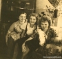 Nazwa pliku=lh_siostry_stanislawa_janina_i_maria_dabrowskie_lata_30.jpg
Wielkość pliku=96KiB
Rozmiar=729x700
Data dodania=14 I 2010 lh_siostry_stanislawa_janina_i_maria_dabrowskie_lata_30.jpg
